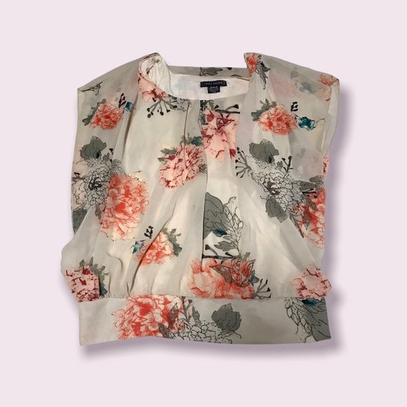 🌟SALE 2/$10.00‼️ SUZY SHIER Women’s Floral short sleeve Batwing Blouse size M - Picture 5 of 6